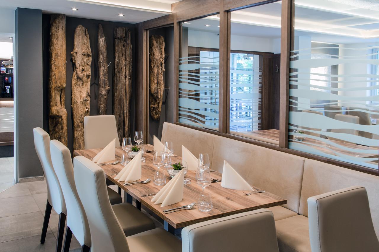 Hotel Restaurant Sailer Seewalchen Exterior photo